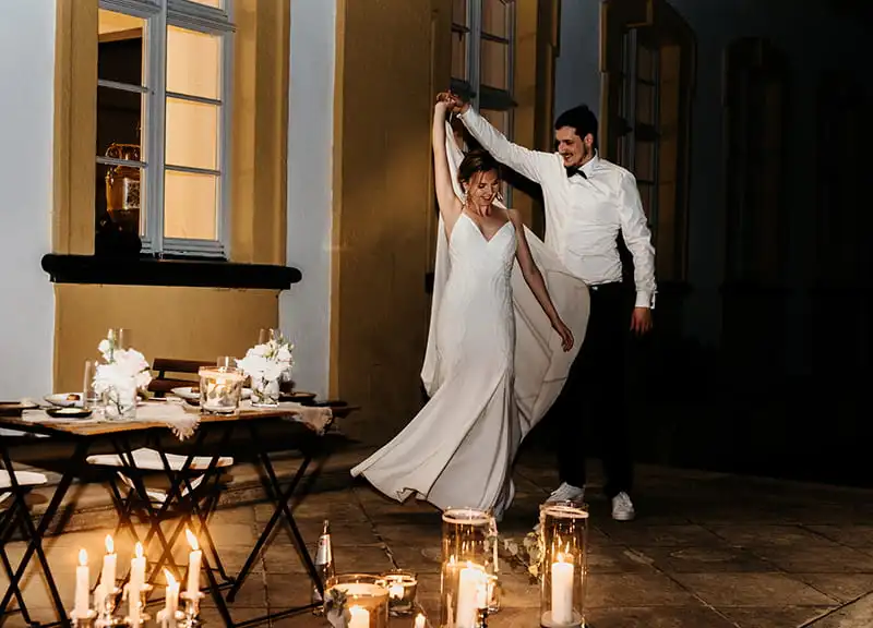 bild hochzeitsfeier min